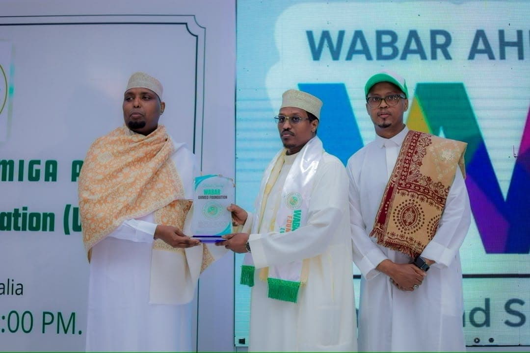 Wabar Ahmed Foundation leaders with the foundation award at the official launch in Mogadishu
